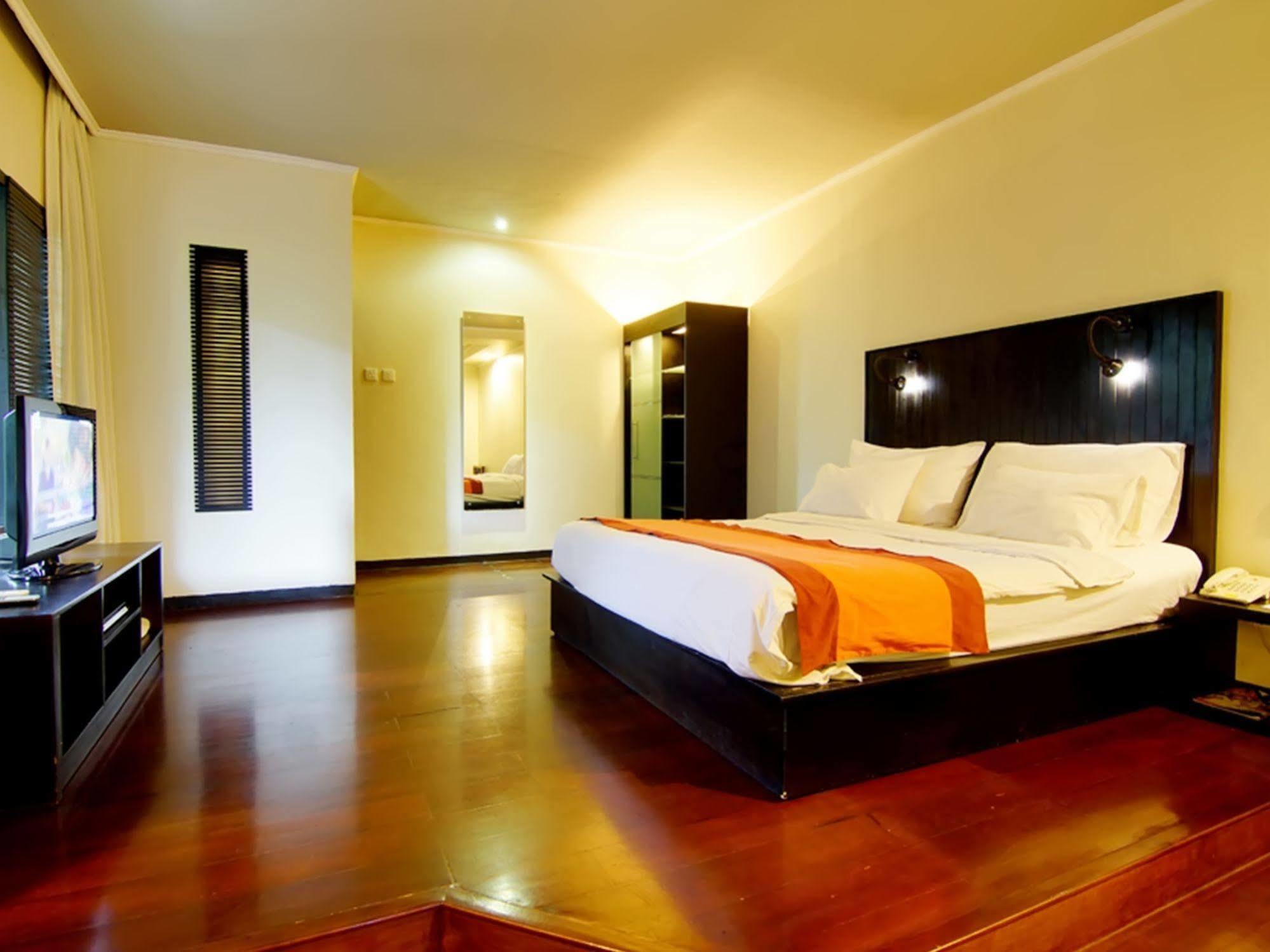 The Yani Hotel Bali Pesanggaran Exteriör bild